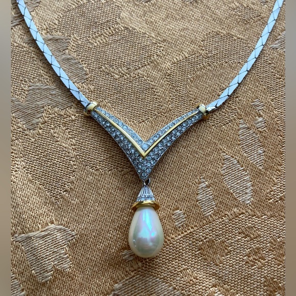 Dior Jewelry - CHRISTIAN DIOR Vintage Silver Tone Crystal V-Neck Pearl Statement Necklace